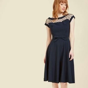 Modcloth With Only a Wink A-Line Dress in Navy women’s size Large